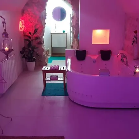 Maison Safranier Balnéo Vieil Сasa de vacaciones Antibes