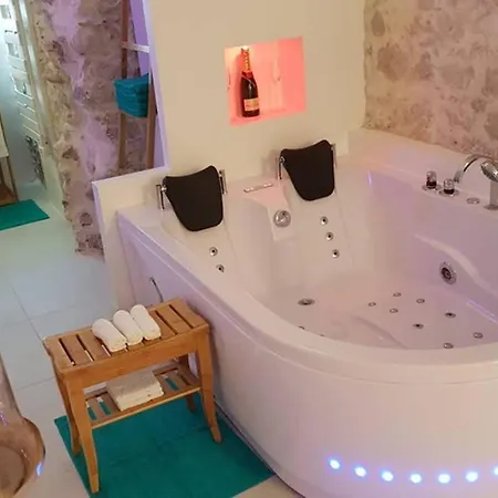 Maison Safranier Balnéo Vieil *